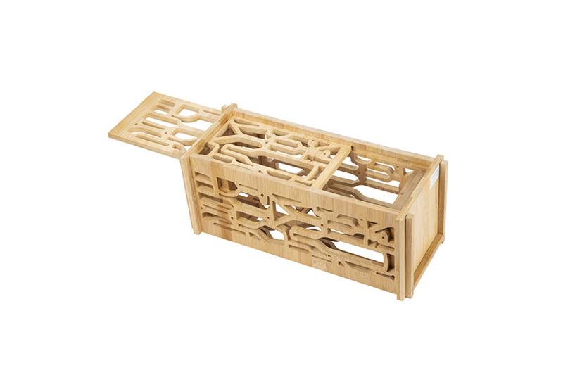 Practical bamboo hollow wine rack